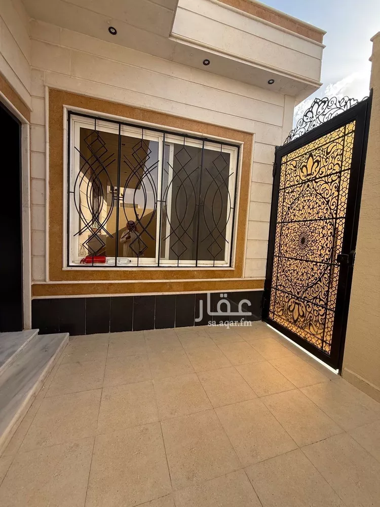 فيلا للبيع في شارع أم عبدالرحمن الصالحي, حي المهدية, مدينة الرياض, منطقة الرياض صورة 3