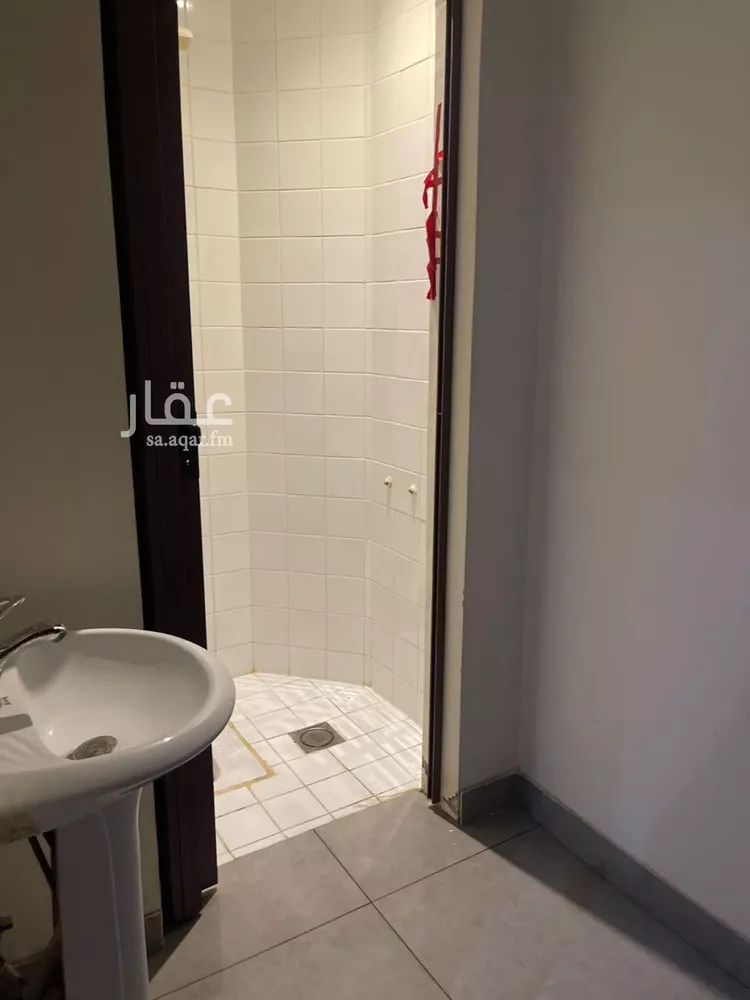 شقة للإيجار في شارع ميناء الاحمدي, حي إشبيلية, مدينة الرياض, منطقة الرياض 9