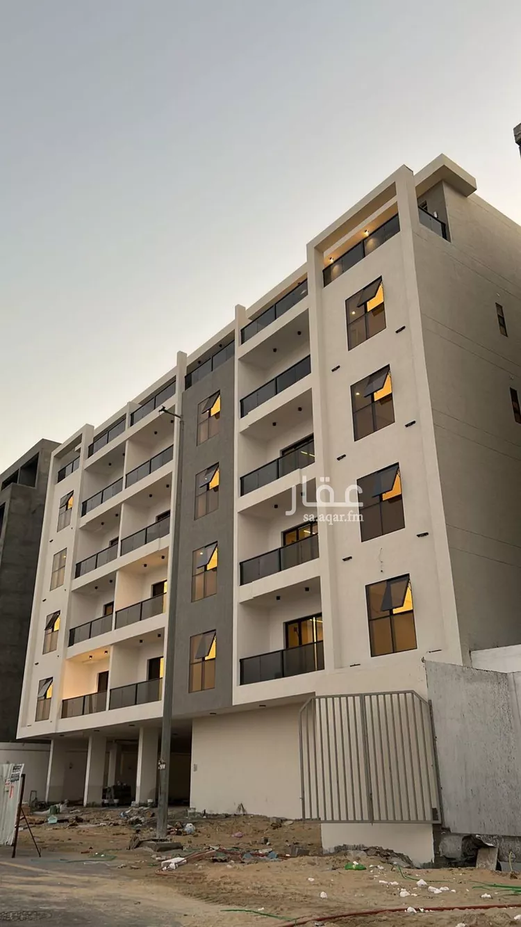 شقة للبيع في شارع الكورنيش, حي السيف, مدينة الدمام, المنطقة الشرقية