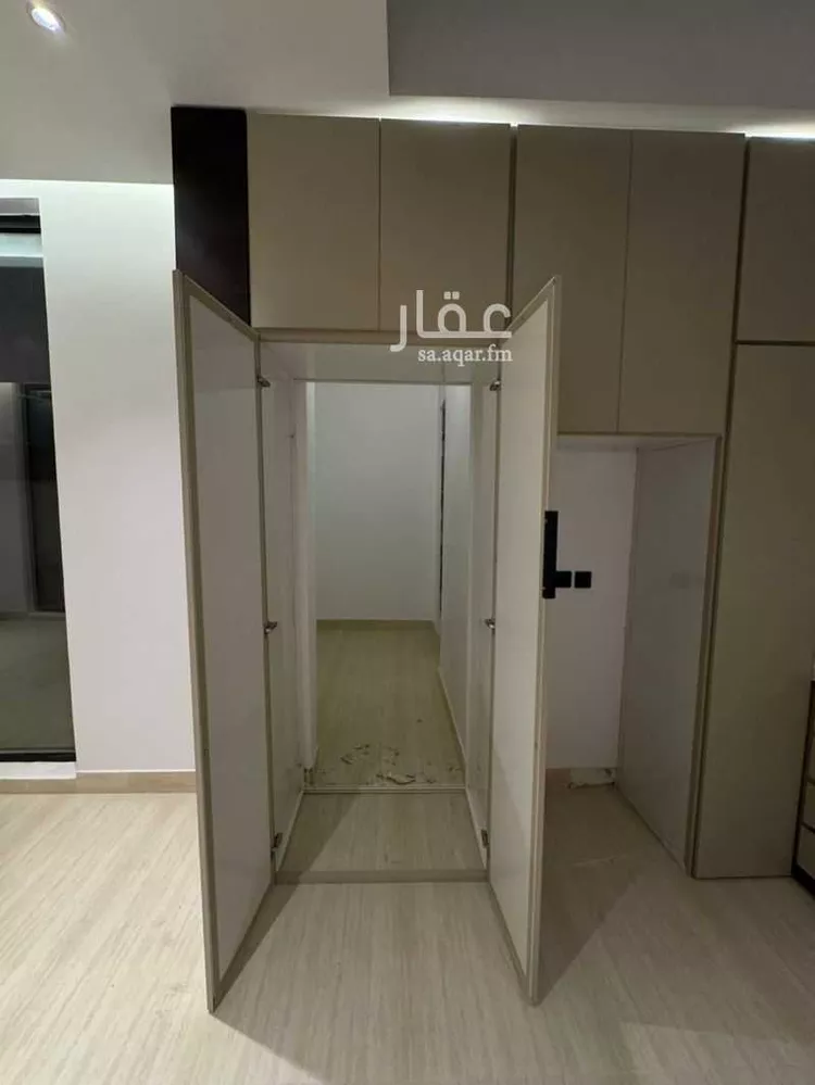 فيلا للبيع في شارع عبدالله بن عتيك, حي النفل, مدينة الرياض, منطقة الرياض صورة 4