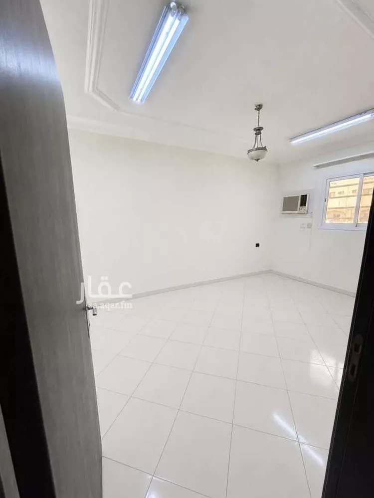 عمارة للإيجار في شارع الصفرات, حي الملز, مدينة الرياض, منطقة الرياض صورة 5