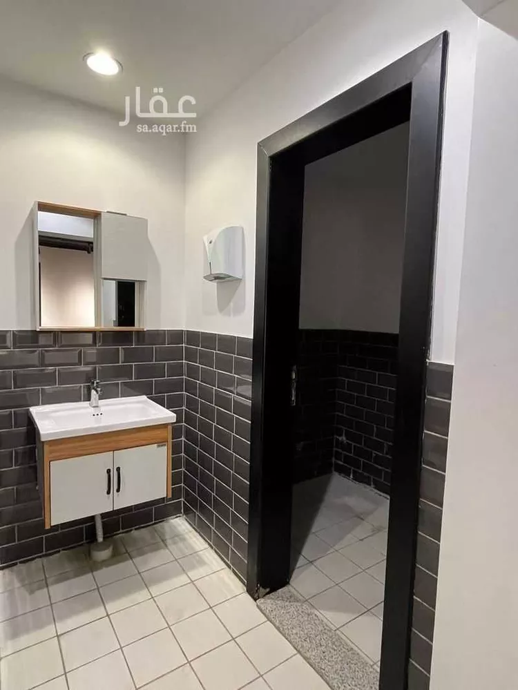 مكتب تجاري للإيجار في شارع الملك عبدالعزيز ابن عبدالرحمن سعود, حي الربيع, مدينة الرياض, منطقة الرياض صورة 5