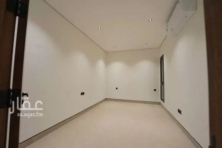 Floor for Rent in Riyadh Al Mursalat 9