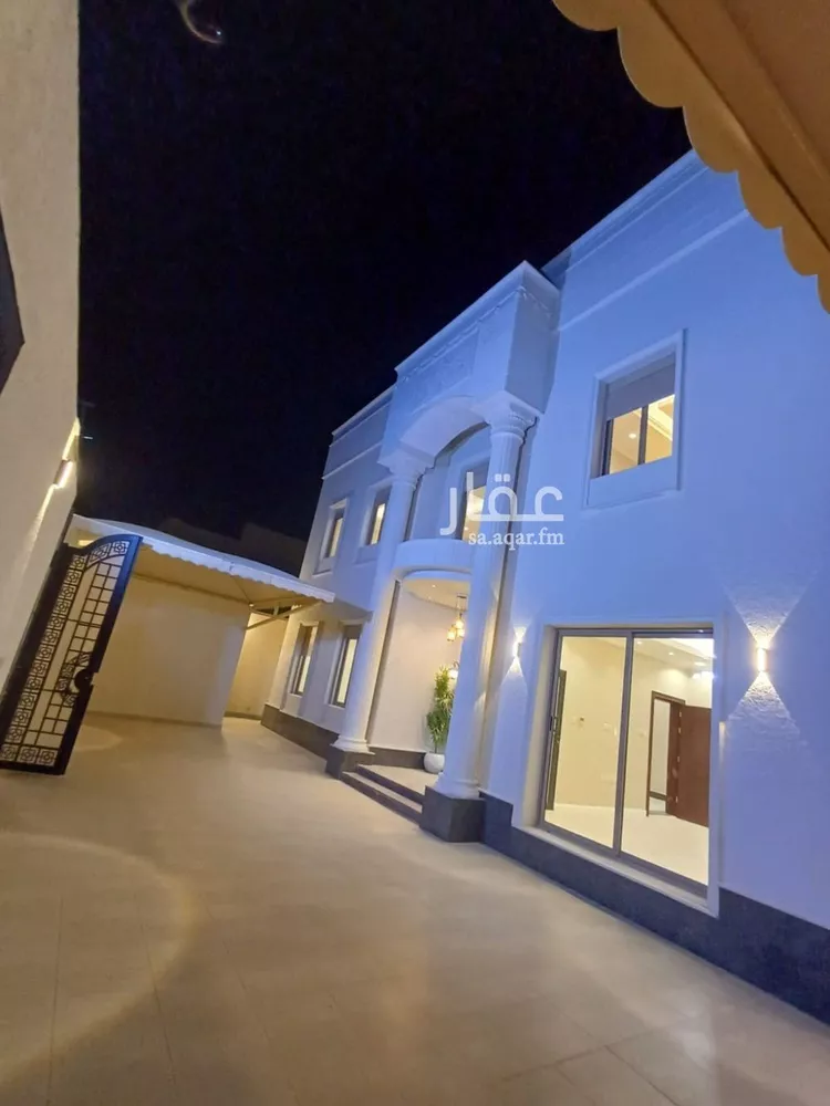 فيلا للبيع في شارع القطائف, حي الندى, مدينة الرياض, منطقة الرياض