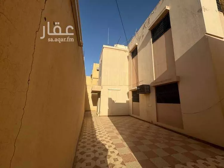 دور للإيجار في شارع حريث ابن زيد, حي الشفاء, مدينة عنيزة, منطقة القصيم صورة 2