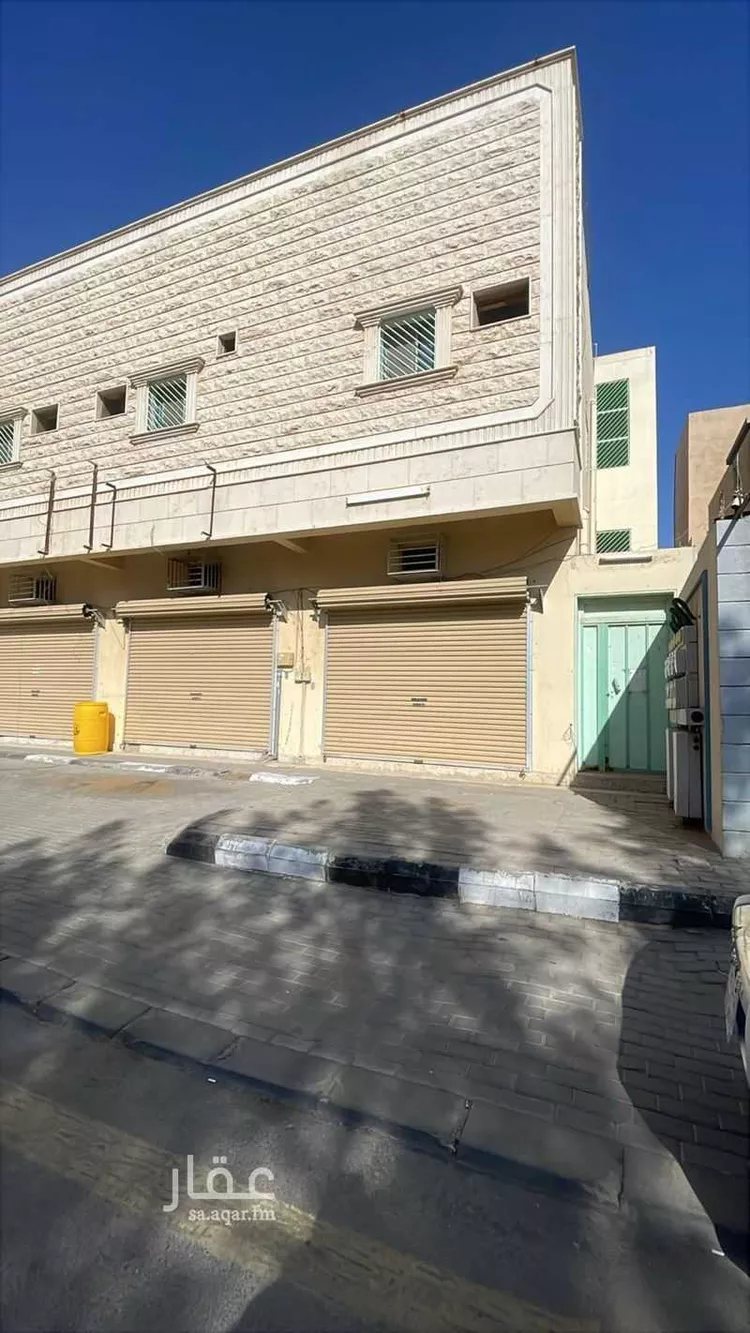 عمارة للبيع في شارع شارع الملك فهد بن عبدالعزيز, حي القادسية, مدينة رفحاء, منطقة الحدود الشماليه صورة 2