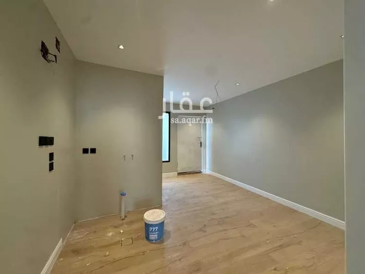 Building for Rent in Unayzah King Khalid 7