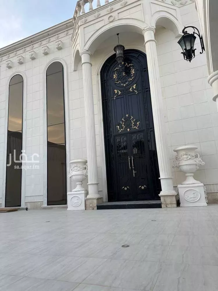 فيلا للبيع في شارع محمد بن مجاهد, حي المونسية, مدينة الرياض, منطقة الرياض 1 صورة