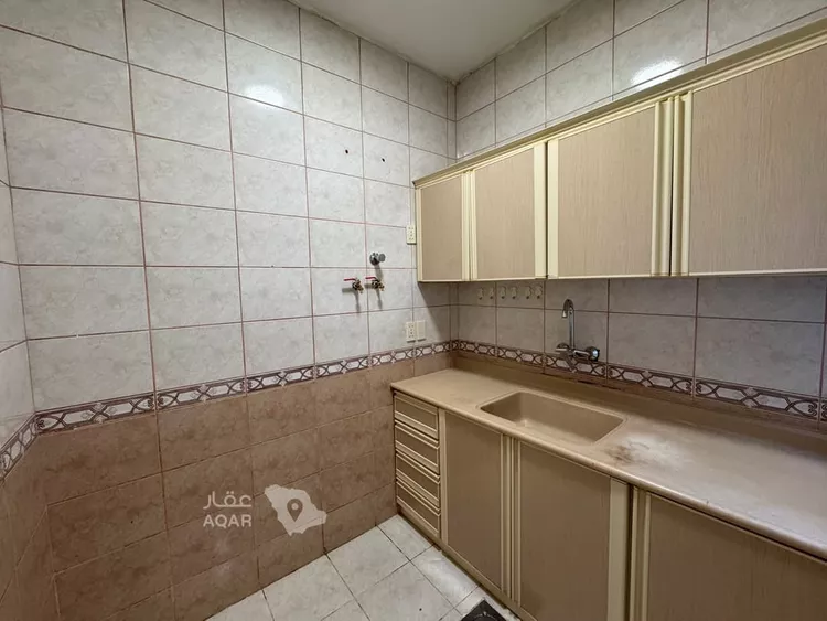 شقة للإيجار في شارع العشرون, حي الثقبة, مدينة الخبر, المنطقة الشرقية 5