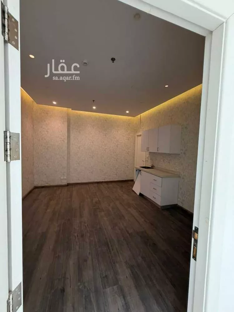 محل للإيجار في شارع الثمامه, حي الربيع, مدينة الرياض, منطقة الرياض 10