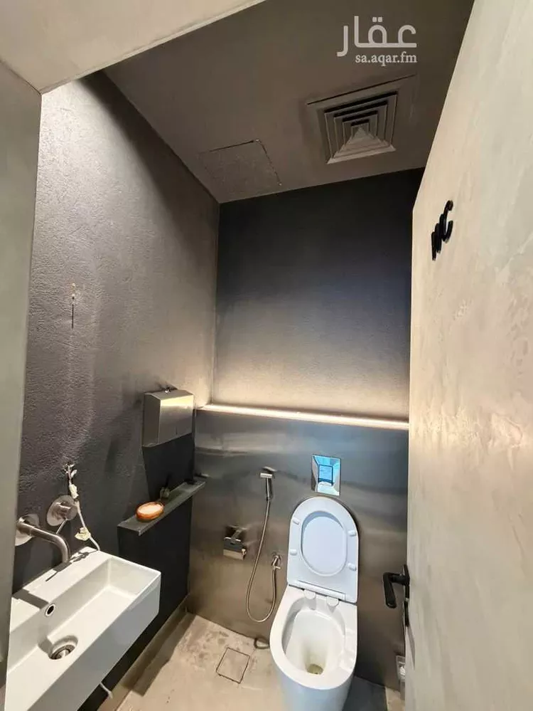 Shop for Rent in Riyadh Al Yasmin صورة 3