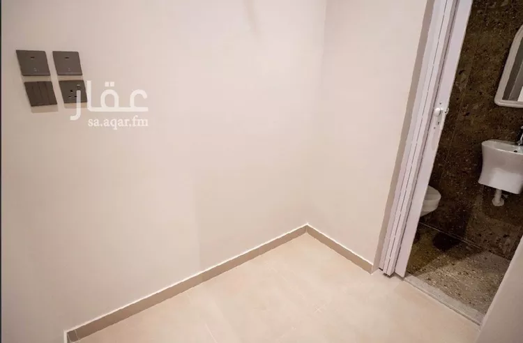 فيلا للبيع في شارع العزيزي, حي السلامة, مدينة جدة, منطقة مكة المكرمة 16