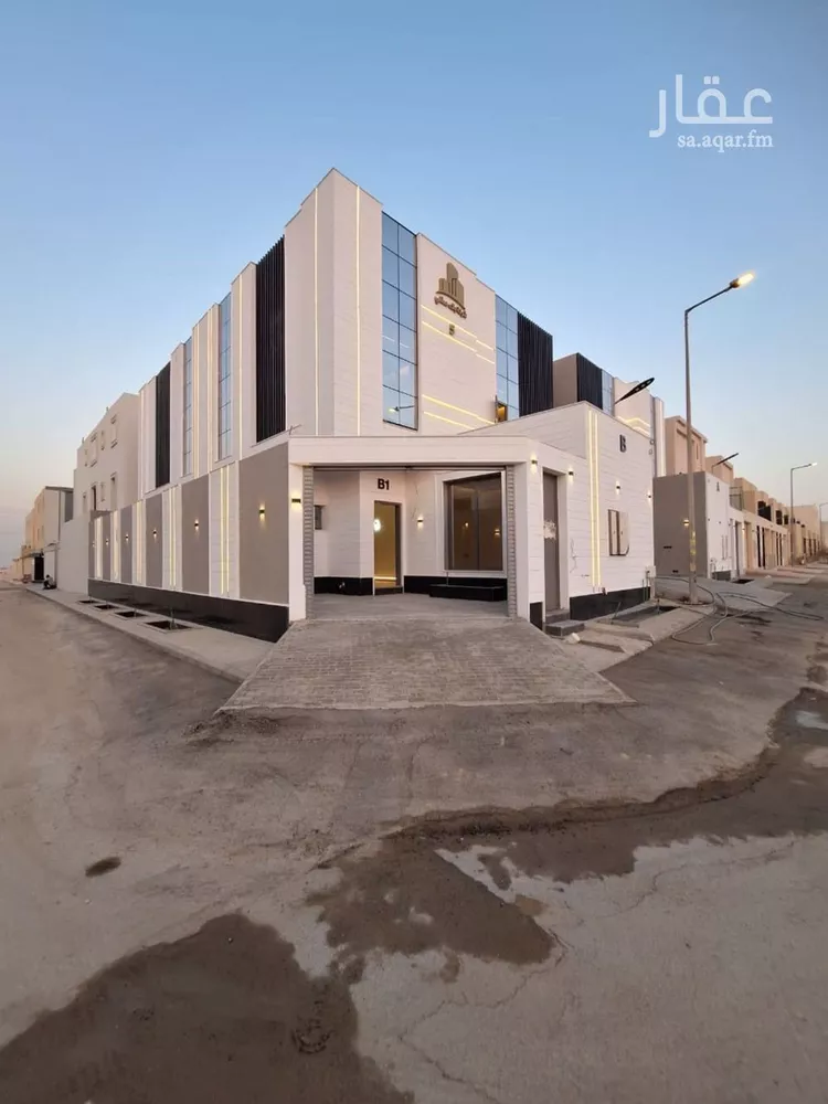 دور للبيع في شارع عبيدالله الهذلي, حي عكاظ, مدينة الرياض, منطقة الرياض