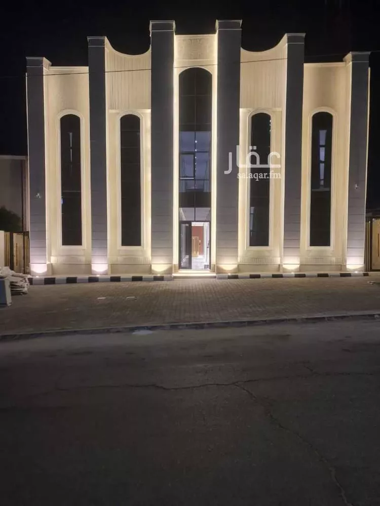عمارة للبيع في شارع سلمان بن عبدالعزيز, حي البلدية, مدينة حفر الباطن, المنطقة الشرقية صورة 2