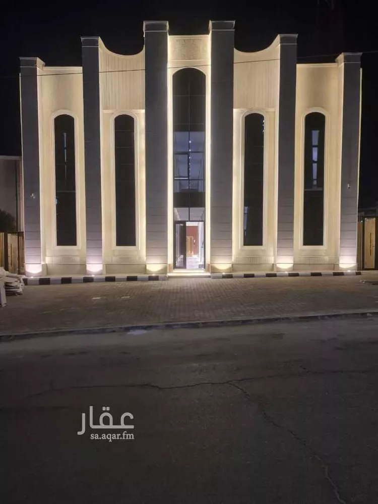 عمارة للبيع في شارع سلمان بن عبدالعزيز, حي البلدية, مدينة حفر الباطن, المنطقة الشرقية