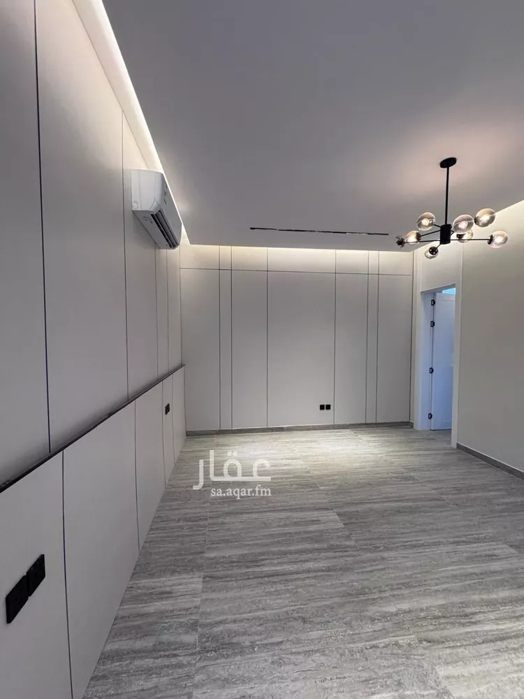 فيلا للبيع في شارع سعد الله بن مجالد, حي المهدية, مدينة الرياض, منطقة الرياض صورة 2