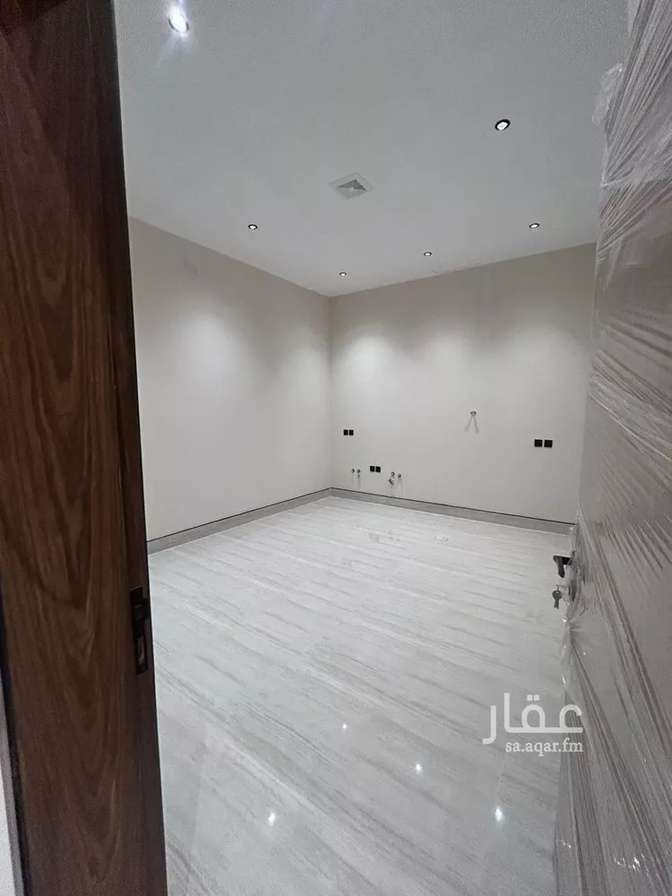 فيلا للبيع في شارع المظفر بن النموذج, حي المهدية, مدينة الرياض, منطقة الرياض 12