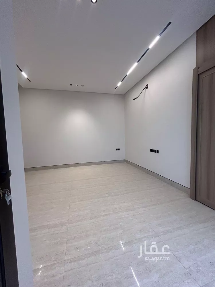 فيلا للبيع في شارع محمد بن أبي بكر القيم, حي المهدية, مدينة الرياض, منطقة الرياض صورة 5