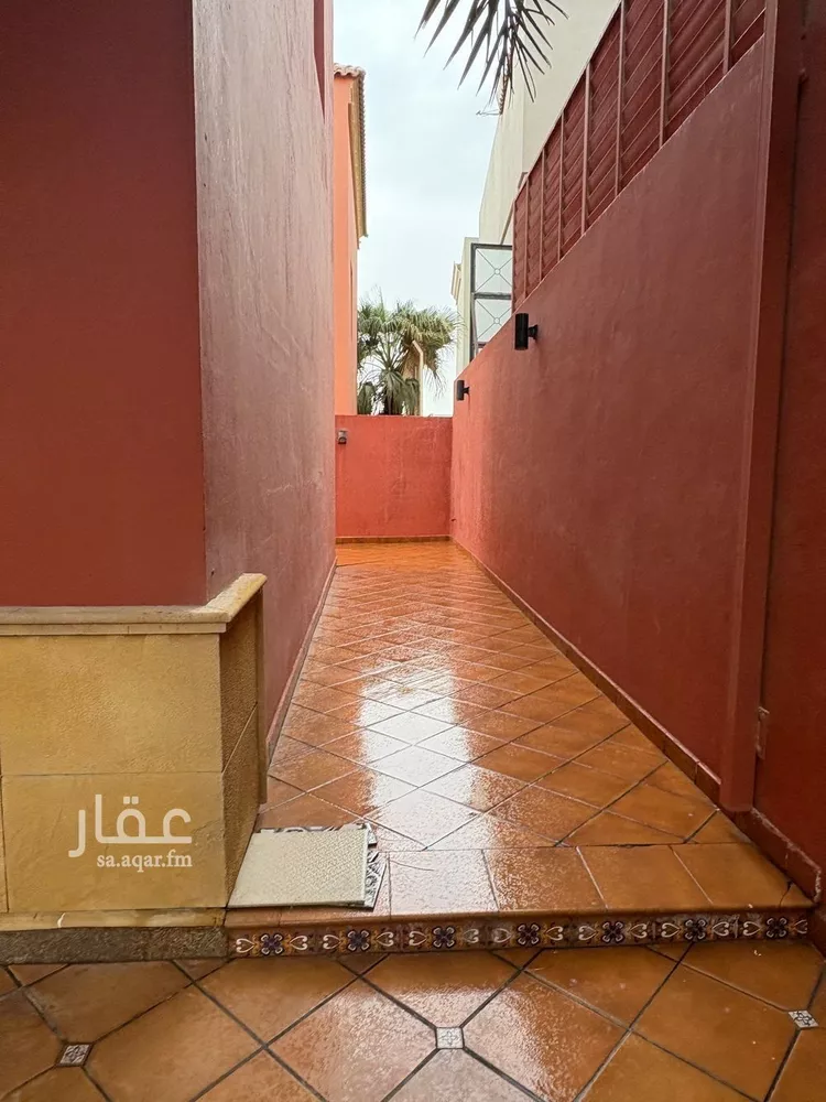 فيلا للبيع في شارع ابراهيم الدينوري, حي الدوحة الجنوبية, مدينة الظهران, المنطقة الشرقية صورة 2