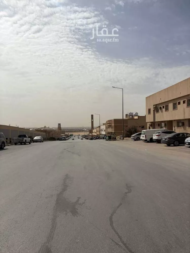 عمارة للبيع في شارع النفل, حي العزيزية, مدينة الرياض, منطقة الرياض صورة 2