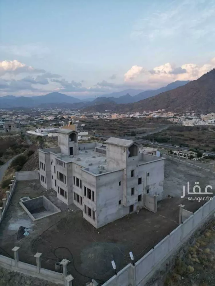 عمارة للبيع في شارع الدائري , مدينة المجارده, منطقة عسير صورة 3