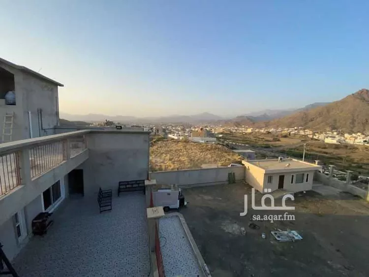 عمارة للبيع في شارع الدائري , مدينة المجارده, منطقة عسير صورة 4
