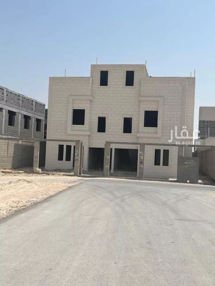 فيلا للبيع في شارع عباد ابن بشر الاشهل, حي الصقور, مدينة الاحساء, المنطقة الشرقية