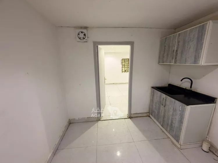 عمارة للإيجار في شارع الدمام الفرعي, حي المونسية, مدينة الرياض, منطقة الرياض 7