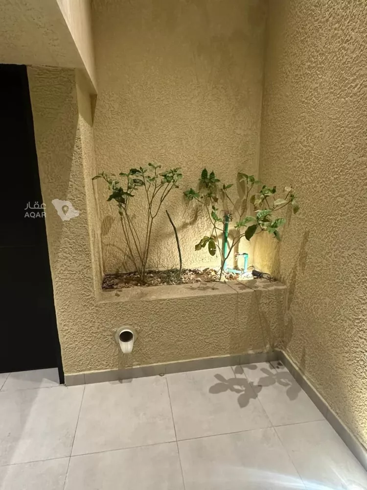 Floor for Rent in Riyadh Ar Rimal 3