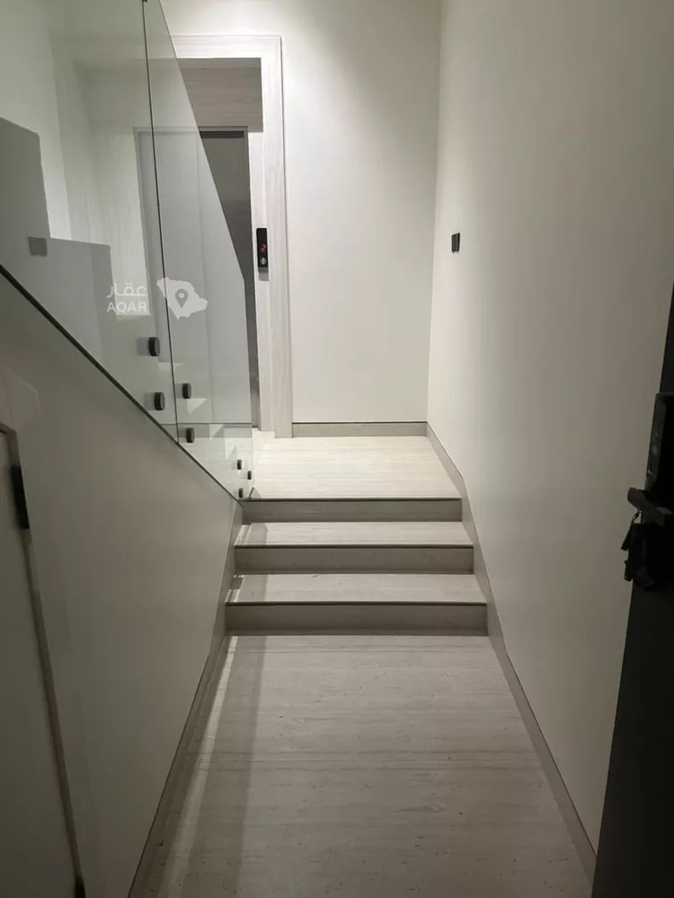 Floor for Rent in Riyadh Ar Rimal 4