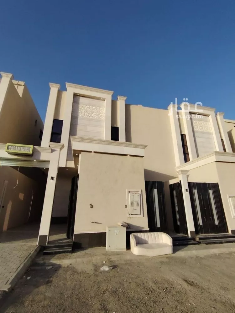 Floor for Sale in Riyadh Al Janadriyah 15