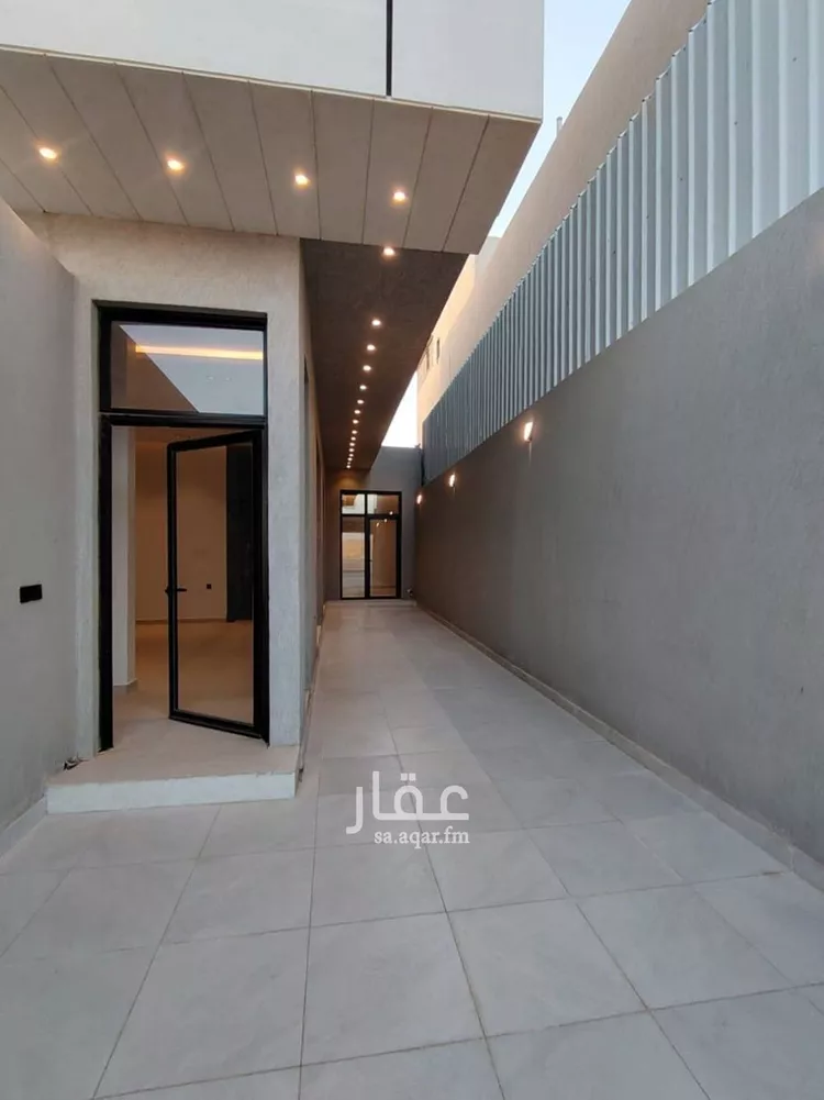 Floor for Sale in Riyadh Al Janadriyah 10