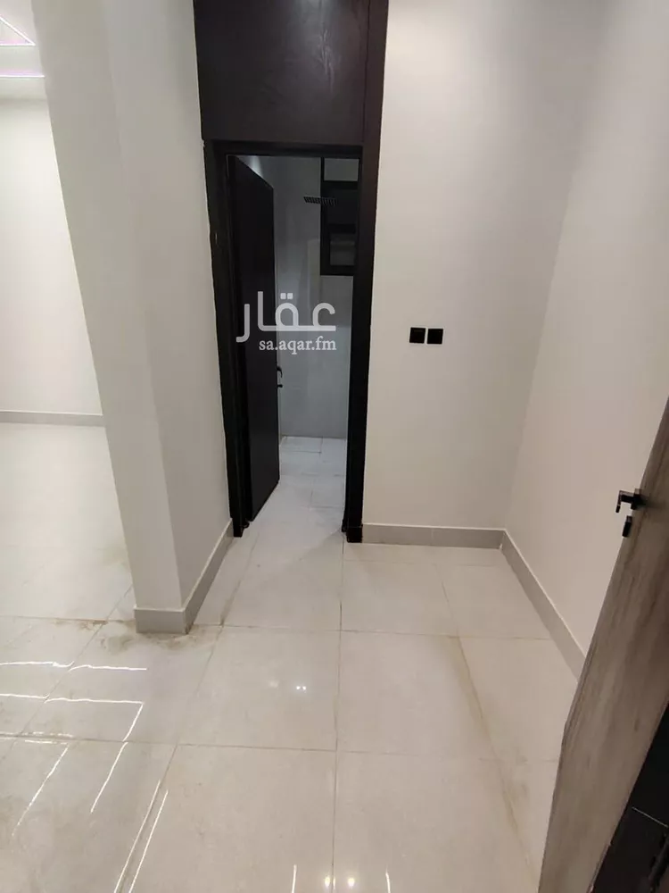 Floor for Sale in Riyadh An Nadhim 9