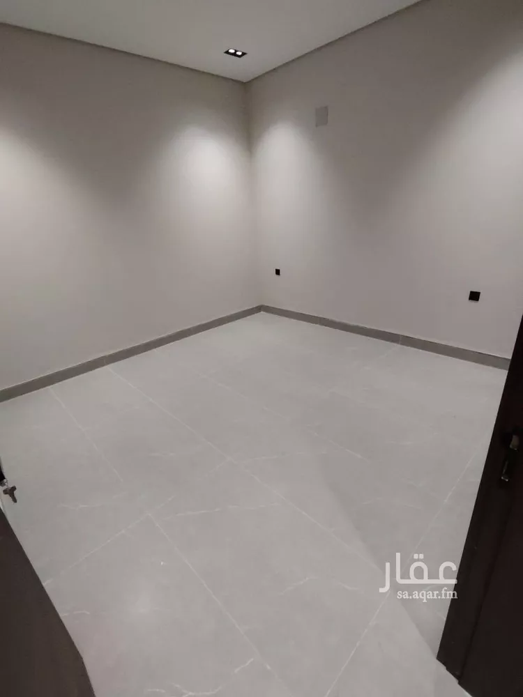دور للبيع في شارع العينين, حي إشبيلية, مدينة الرياض, منطقة الرياض 9