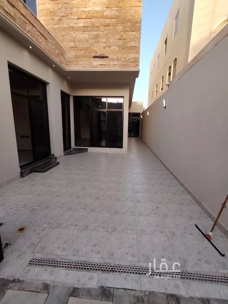 دور للبيع في شارع العينين, حي إشبيلية, مدينة الرياض, منطقة الرياض صورة 4