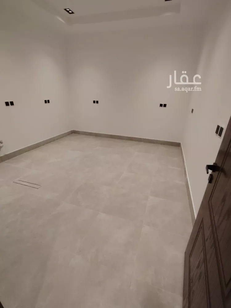 Floor for Sale in Riyadh Al Munsiyah 11