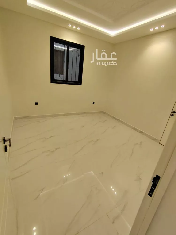 Floor for Sale in Riyadh Al Janadriyah 11