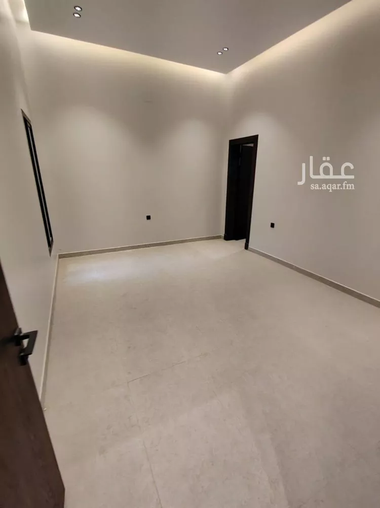 Floor for Sale in Riyadh Al Janadriyah 18