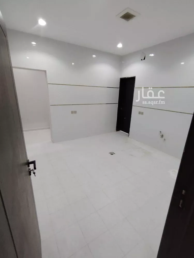 دور للبيع في شارع حسين الجزيري, حي الرمال, مدينة الرياض, منطقة الرياض صورة 5