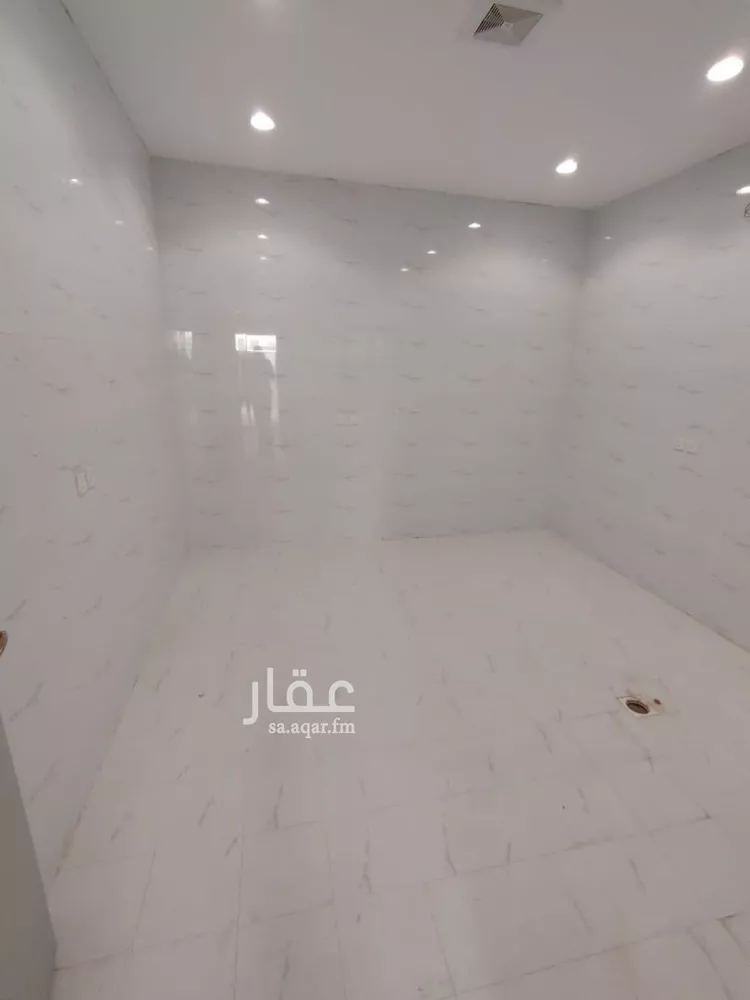 فيلا للبيع في شارع عمر الصفار, حي المرجان, مدينة الرياض, منطقة الرياض 14