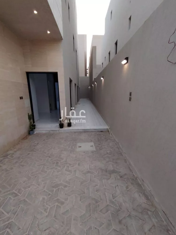 دور للبيع في شارع حسين الجزيري, حي الرمال, مدينة الرياض, منطقة الرياض صورة 3