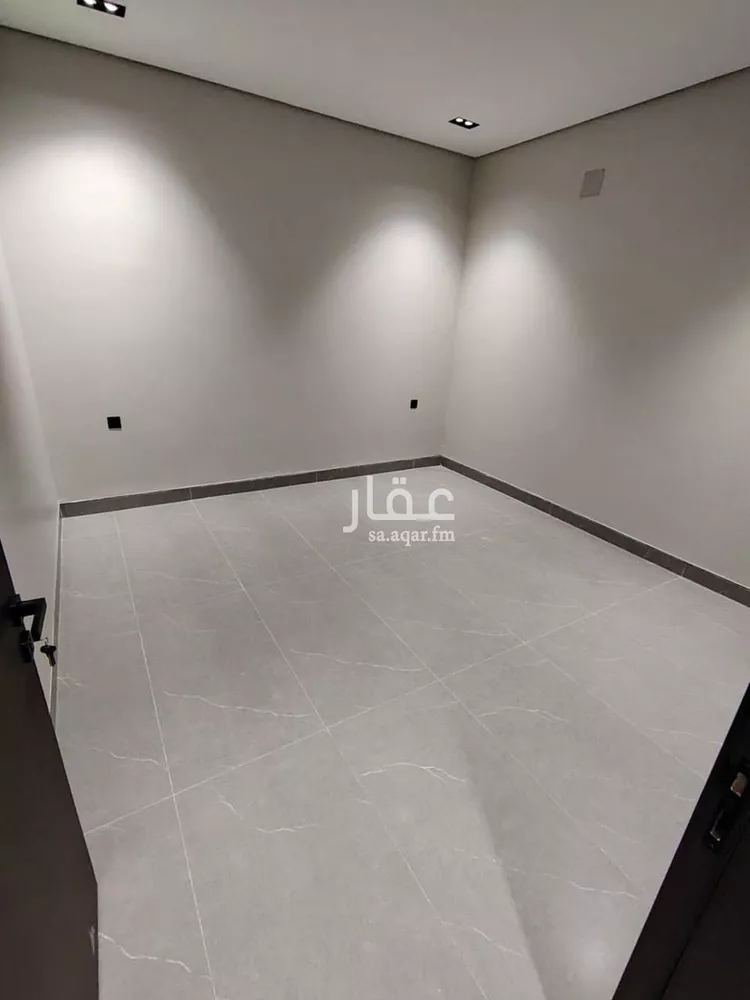 Floor for Sale in Riyadh Ishbiliyah 7