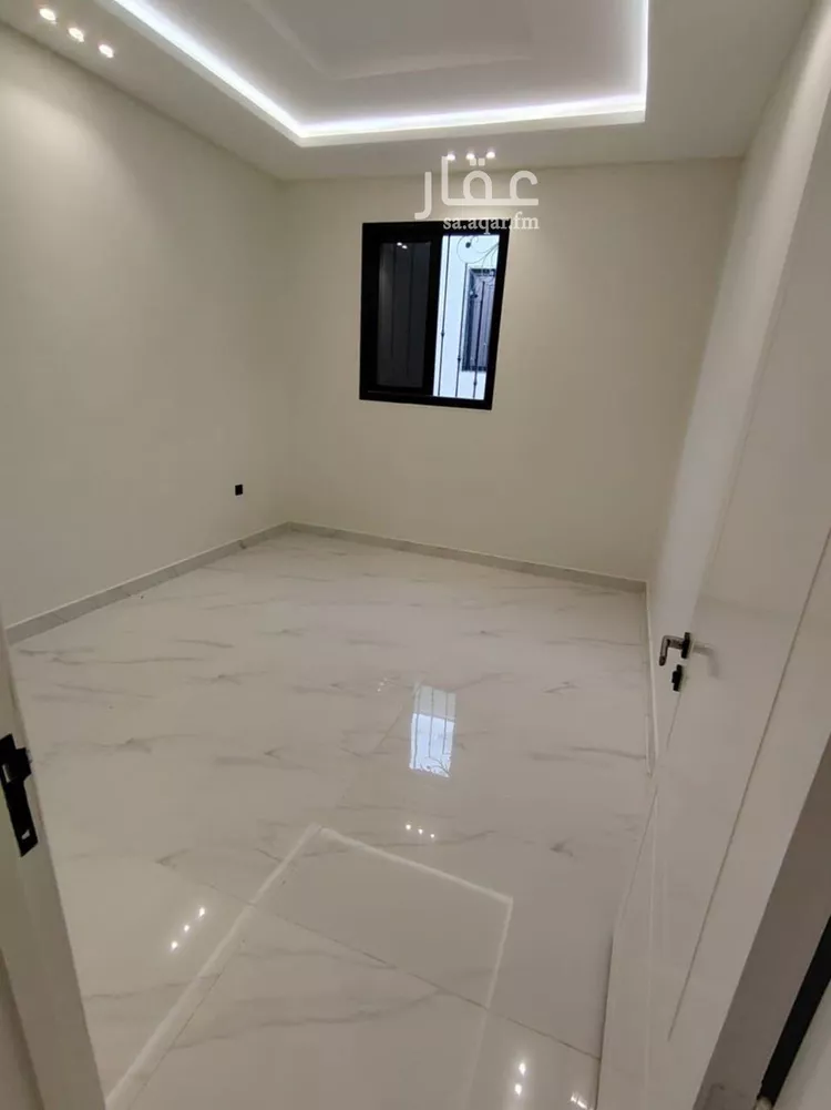Floor for Sale in Riyadh Al Janadriyah 9