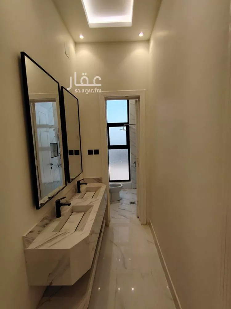 Floor for Sale in Riyadh Al Janadriyah 13