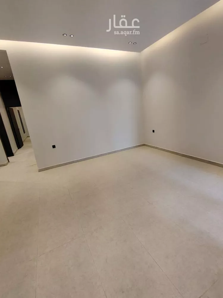 Floor for Sale in Riyadh Al Janadriyah 12