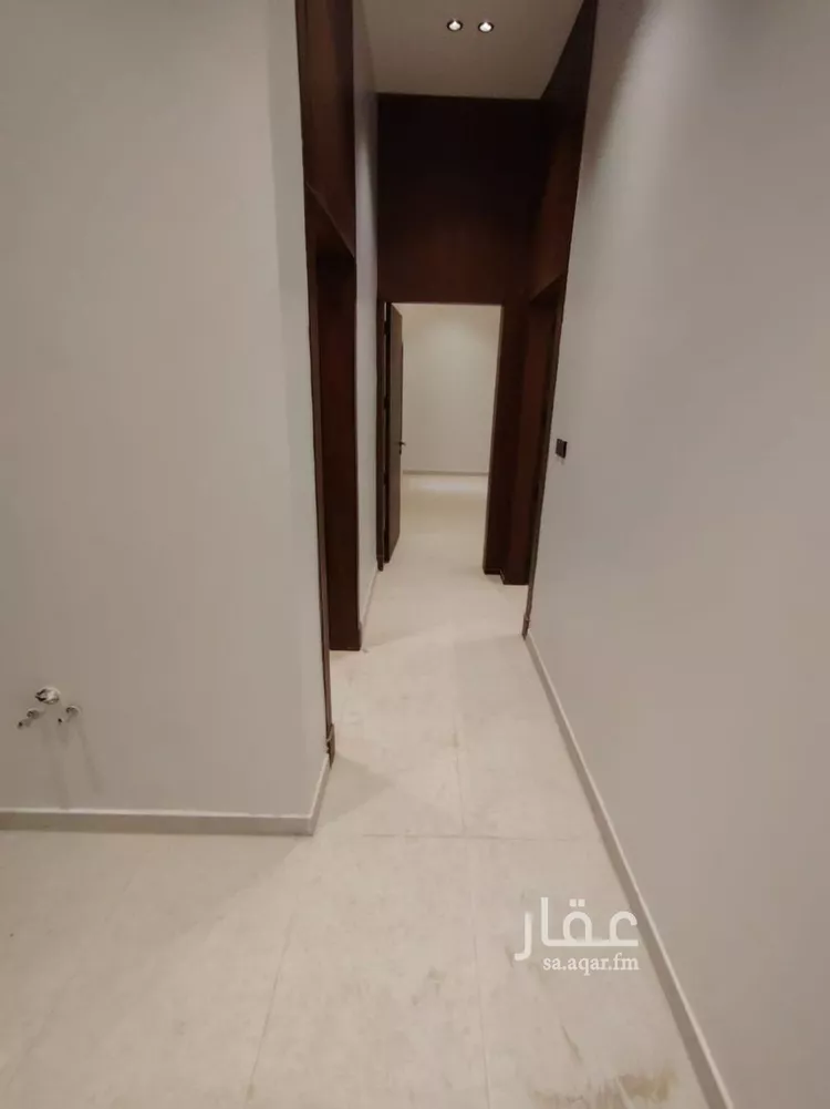 Floor for Sale in Riyadh Al Janadriyah 15