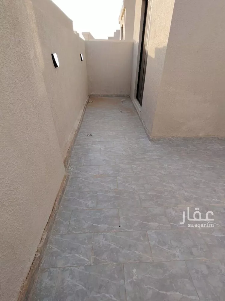 Floor for Sale in Riyadh Al Janadriyah 8