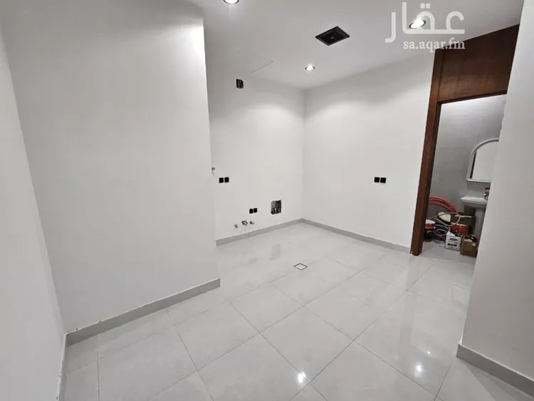 دور للبيع في شارع, حي المعيزيلة, مدينة الرياض, منطقة الرياض صورة 2
