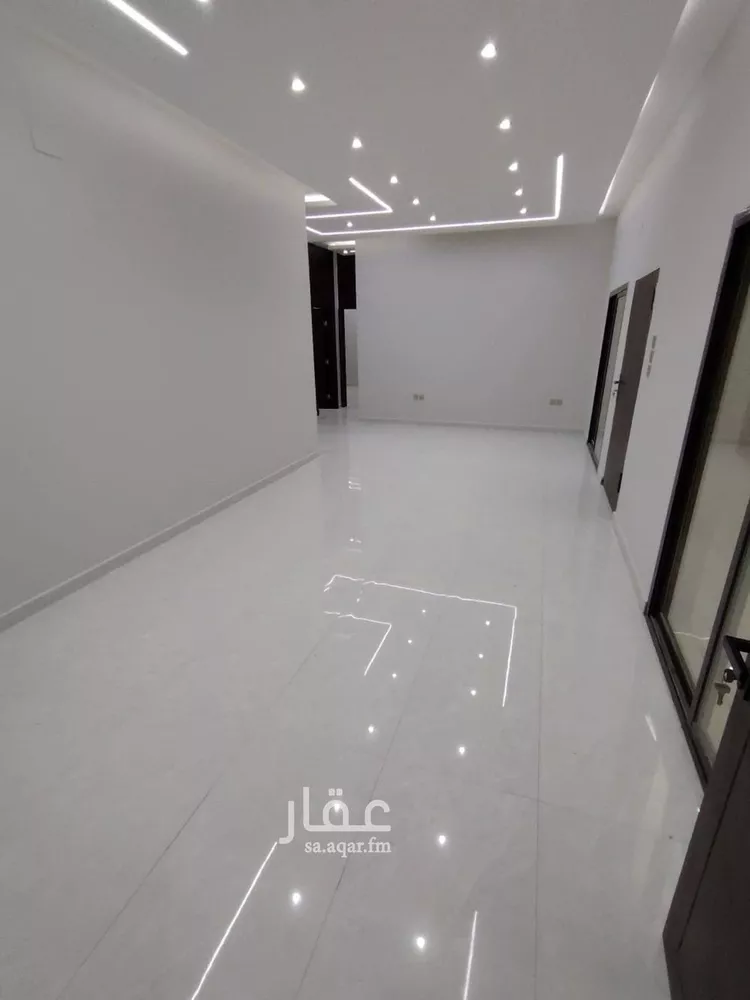 دور للبيع في شارع حسين الجزيري, حي الرمال, مدينة الرياض, منطقة الرياض 7