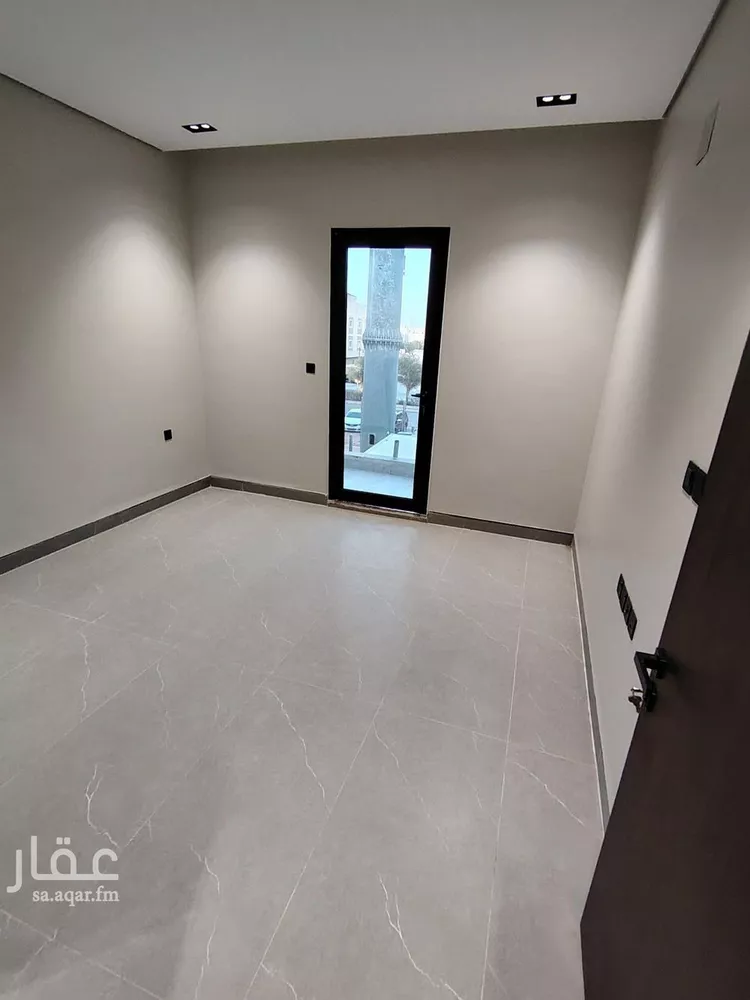 دور للبيع في شارع العينين, حي إشبيلية, مدينة الرياض, منطقة الرياض صورة 2